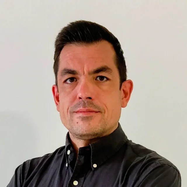 Adrian, Office manager
