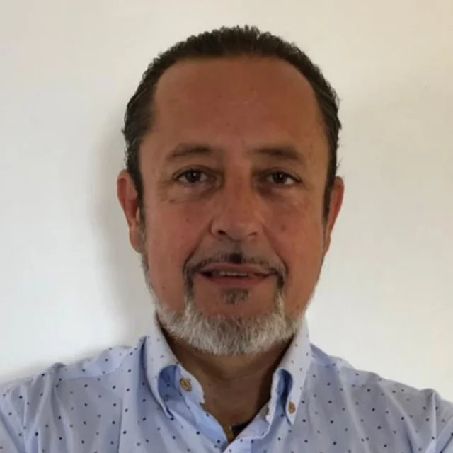 José Manuel, Verkoopmakelaar